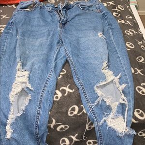 super cute mom jeans!!